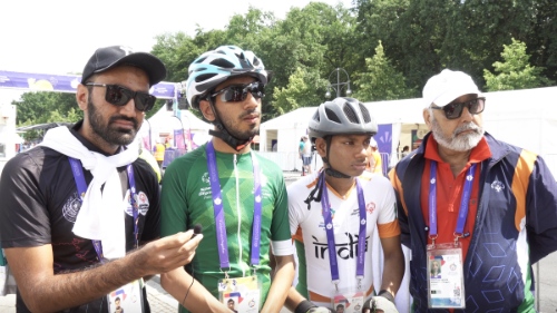 Adil Lakho, coach of SO Pakistan, Mughees Alam, V. Indu Prakash and Satbir Singh Sahota, coach of SO Bharat (left to right).